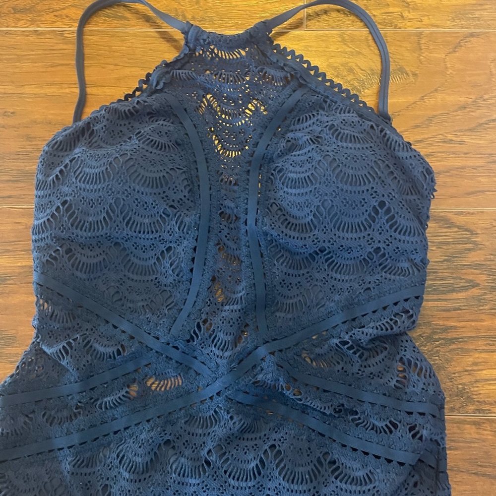Becca crochet swimsuit - Picture 3 of 5